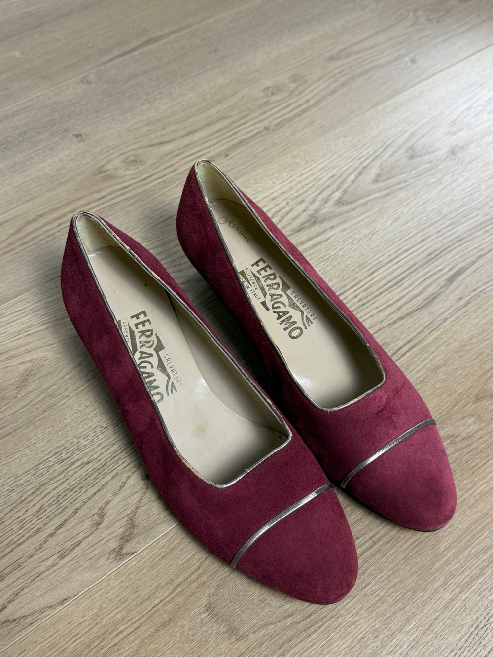 Salvatore Ferragamo Vintage Wine Burgundy Suede Pumps with Metallic Trim size 8B